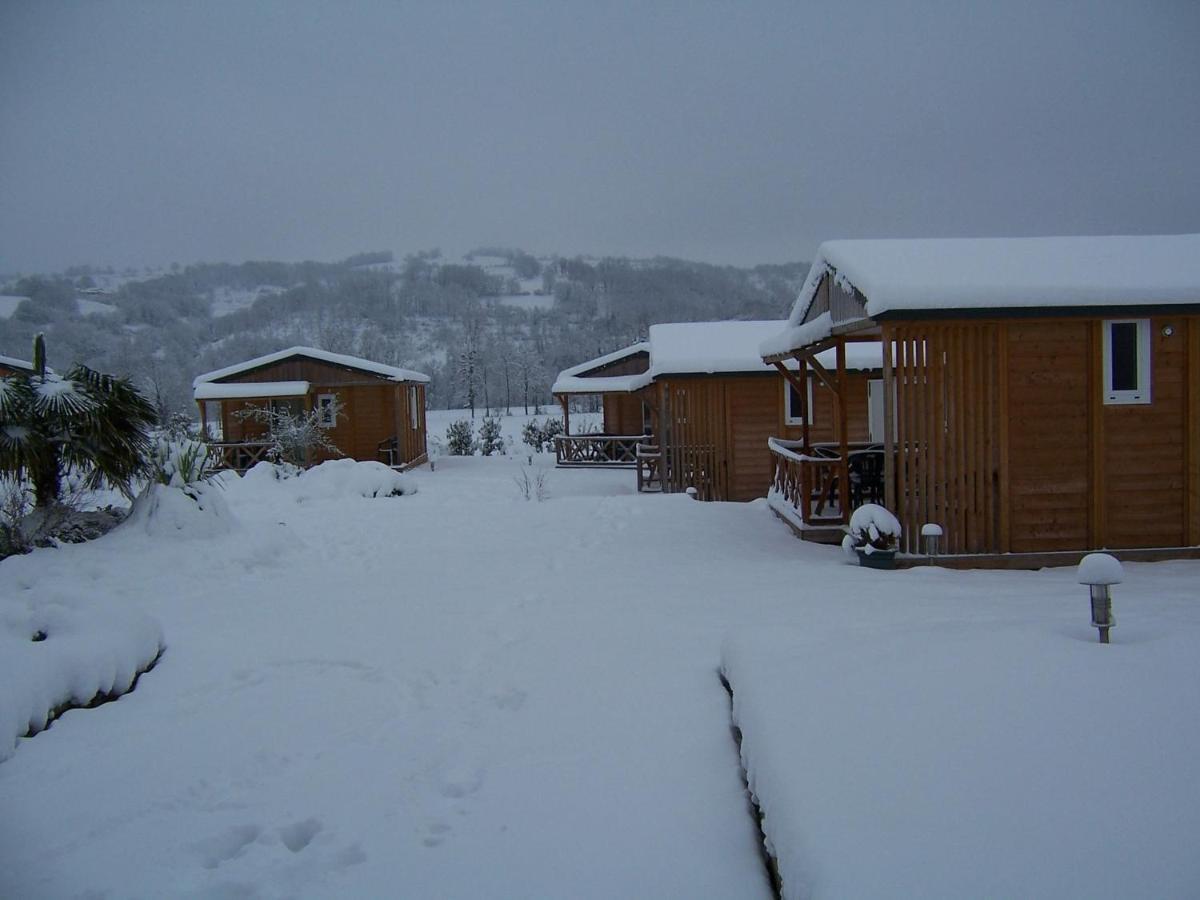 Hotel La Tour Du Loup La Bastide-de-Sérou Habitación foto